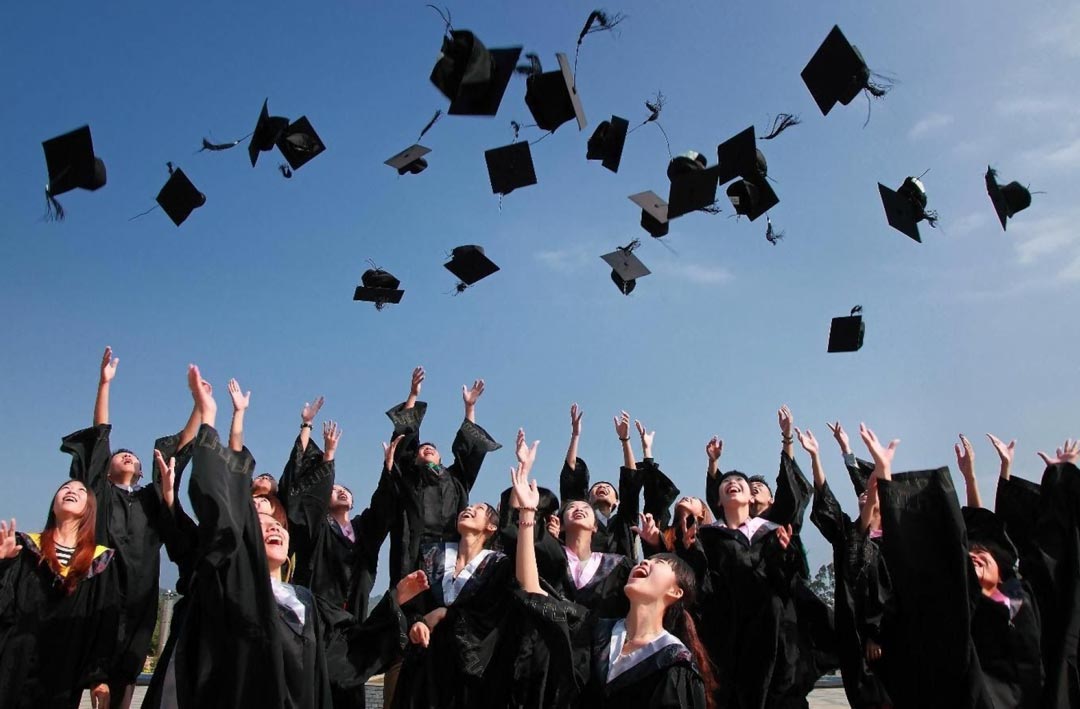 College graduates College graduates