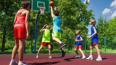 Best Sports for Kids To Play on a Playground